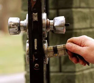 Lock Key Store Los Angeles, CA 310-844-9288 Lock Key Store Los Angeles, CA 310-844-9288 - 13-Re-Key-Locks